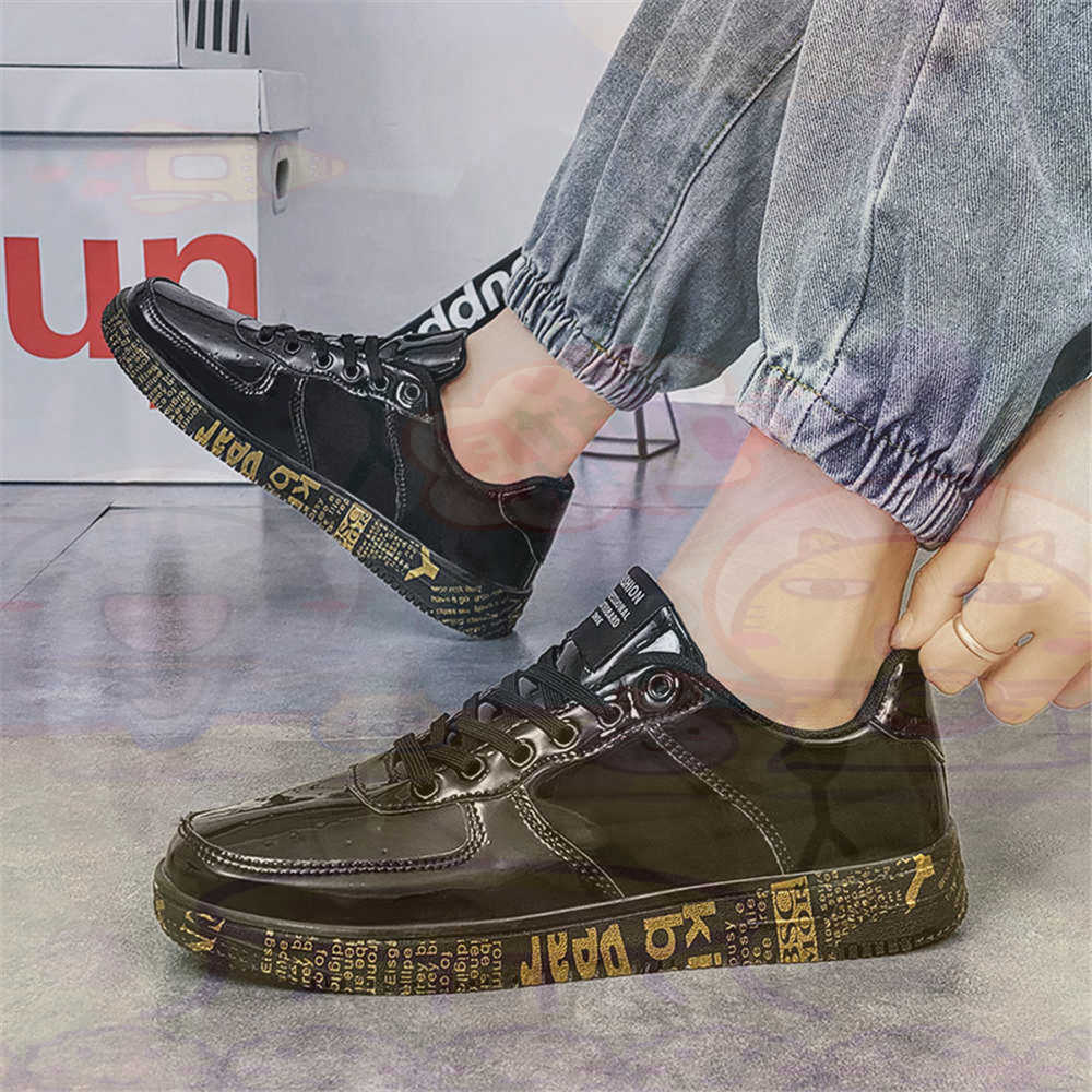 Round Foot Size 45 Sneakers Wh - Streetwear Brand Store recension och pris
